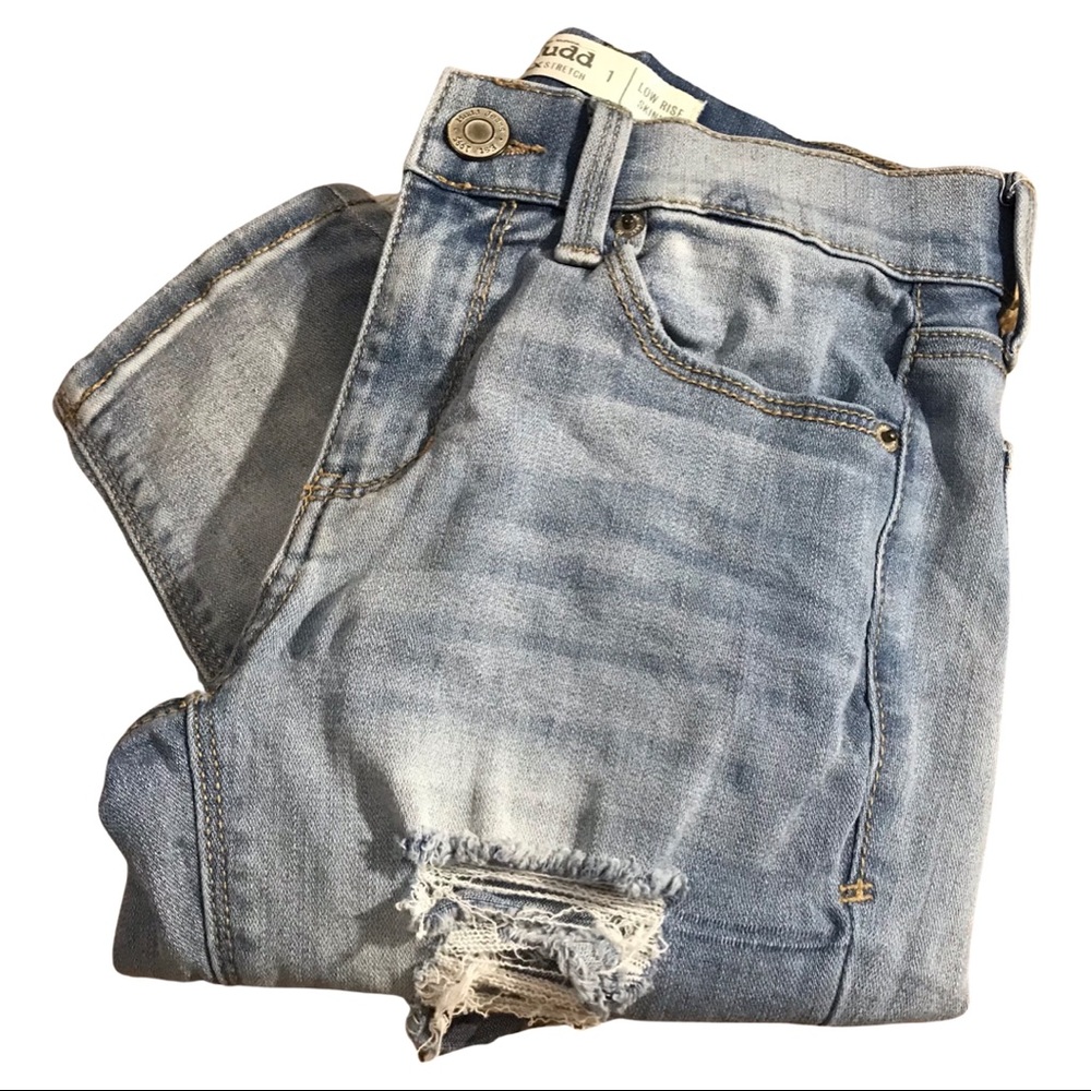 Mudd Low Rise Skinny Stretch Ripped Jeans in a Juniors Size 1